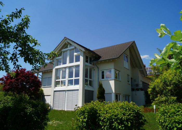 Großzügiges Einfamilienhaus in absolut ruhiger u. sonniger Lage
